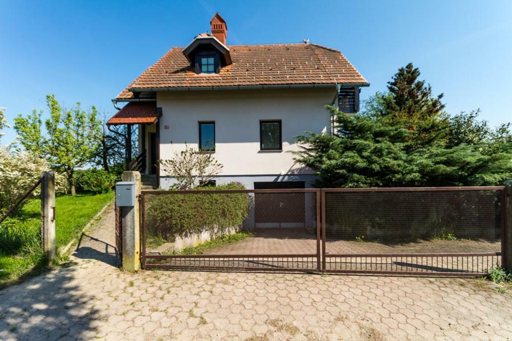 Вилла D&J House Ormoz Экстерьер фото